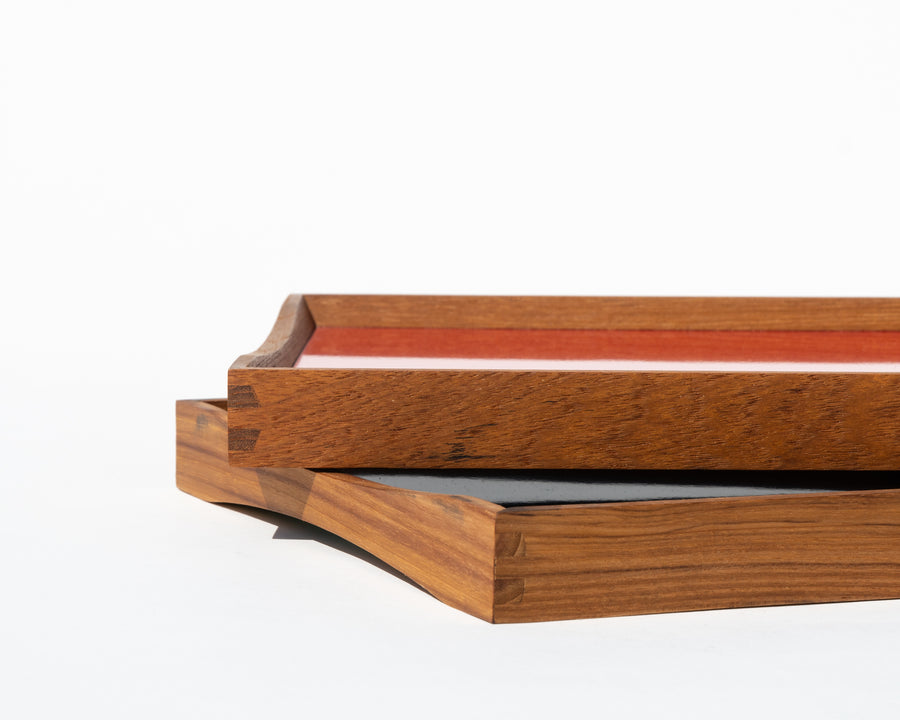 'Turning Tray' 1 by Finn Juhl - Black/Red